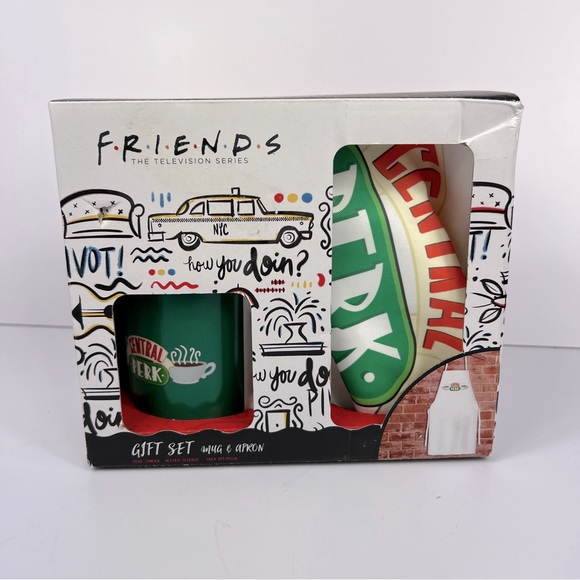 FRIENDS Central Perk TV Series Apron & Green Mug Set NIB - Picture 1 of 10
